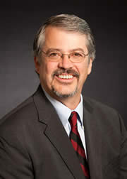 思科全球副總裁、云計(jì)算首席技術(shù)官Lew Tucker